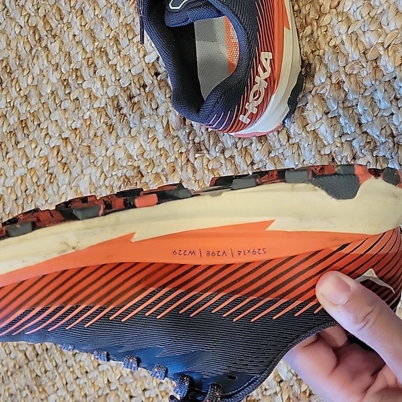 Hoka - Picture 2 of 5